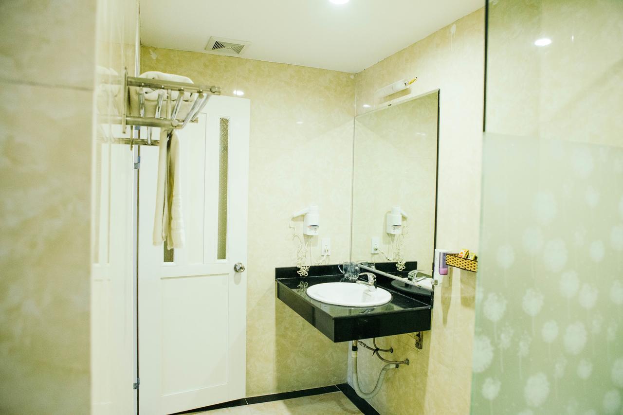 Tran Gia - Lang Ha Hotel Hanoi Exterior photo